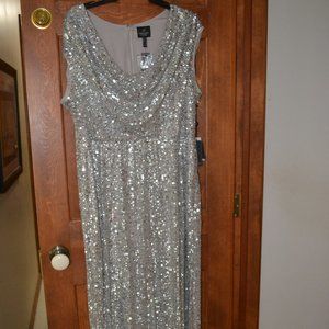 Adrianna Papell Long Beaded Silver Gown Size 20 NWT Formal